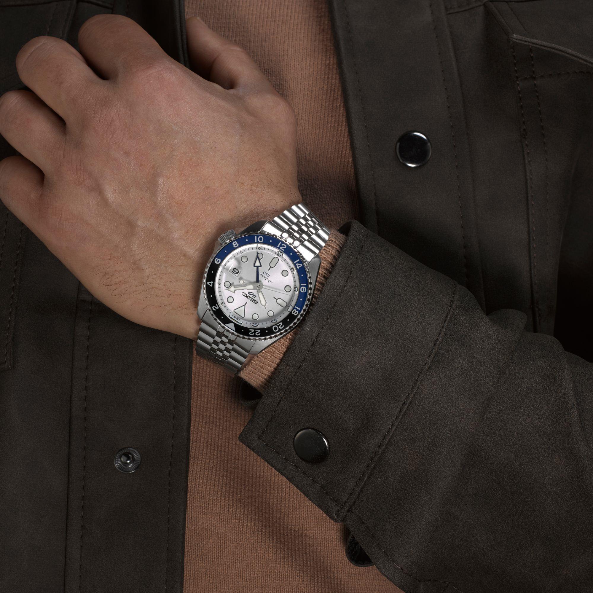 Seiko 5 Sports SKX GMT Himmelblau Silberne Wolke Automatik Weißes Zifferblatt Stahlarmband Herren Uhr SSK033K1