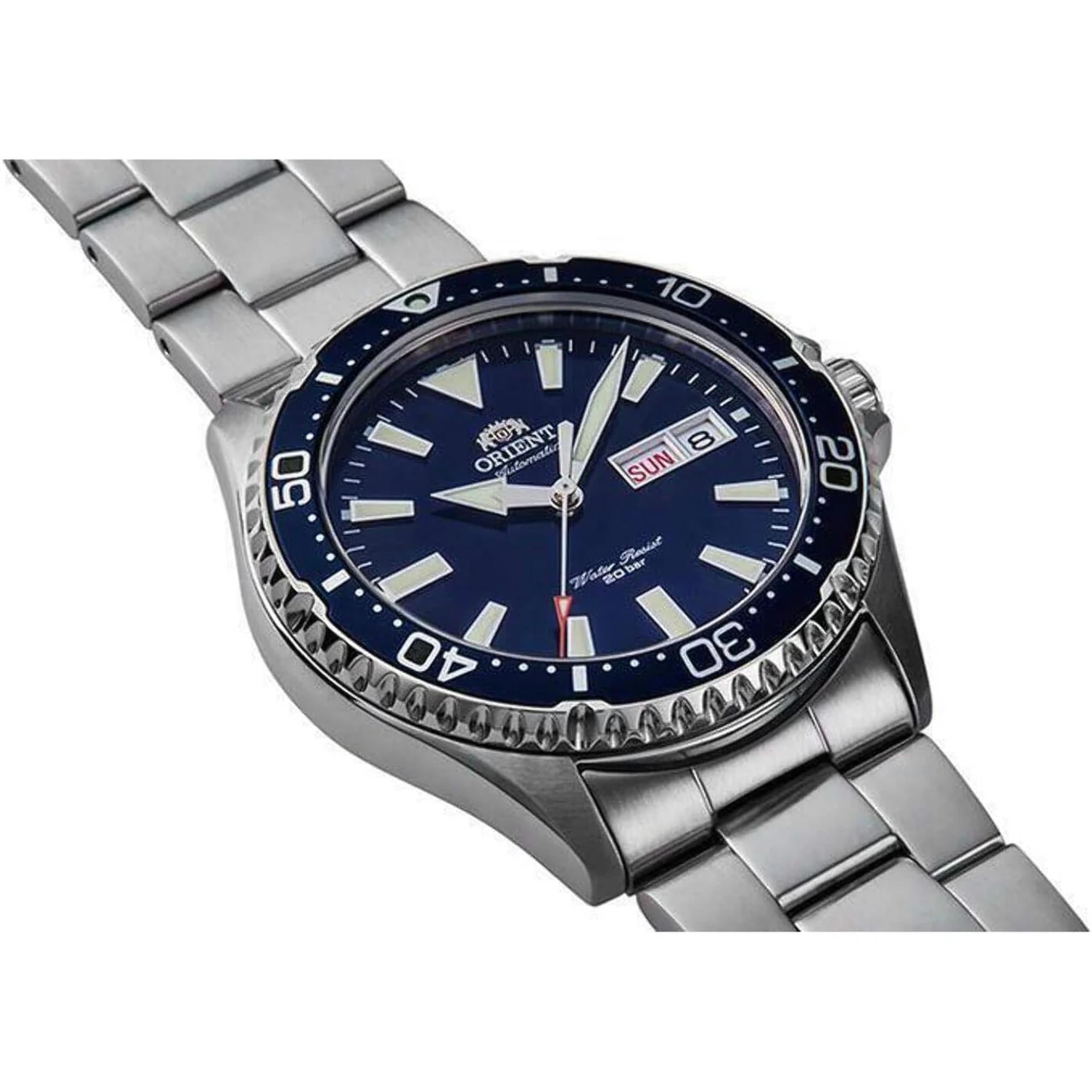 Orient Mako RA-AA0002L39B unidirectional rotating bezel detail