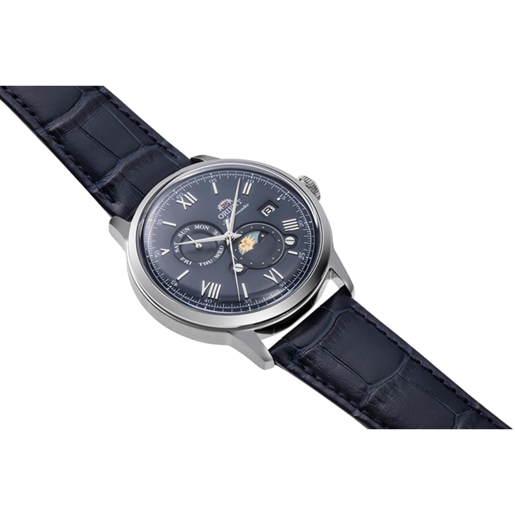 Orient Bambino 41,5 mm Sonne & Mond Blaues Zifferblatt Leder Herren Automatik Uhr RA-AK0806L30B
