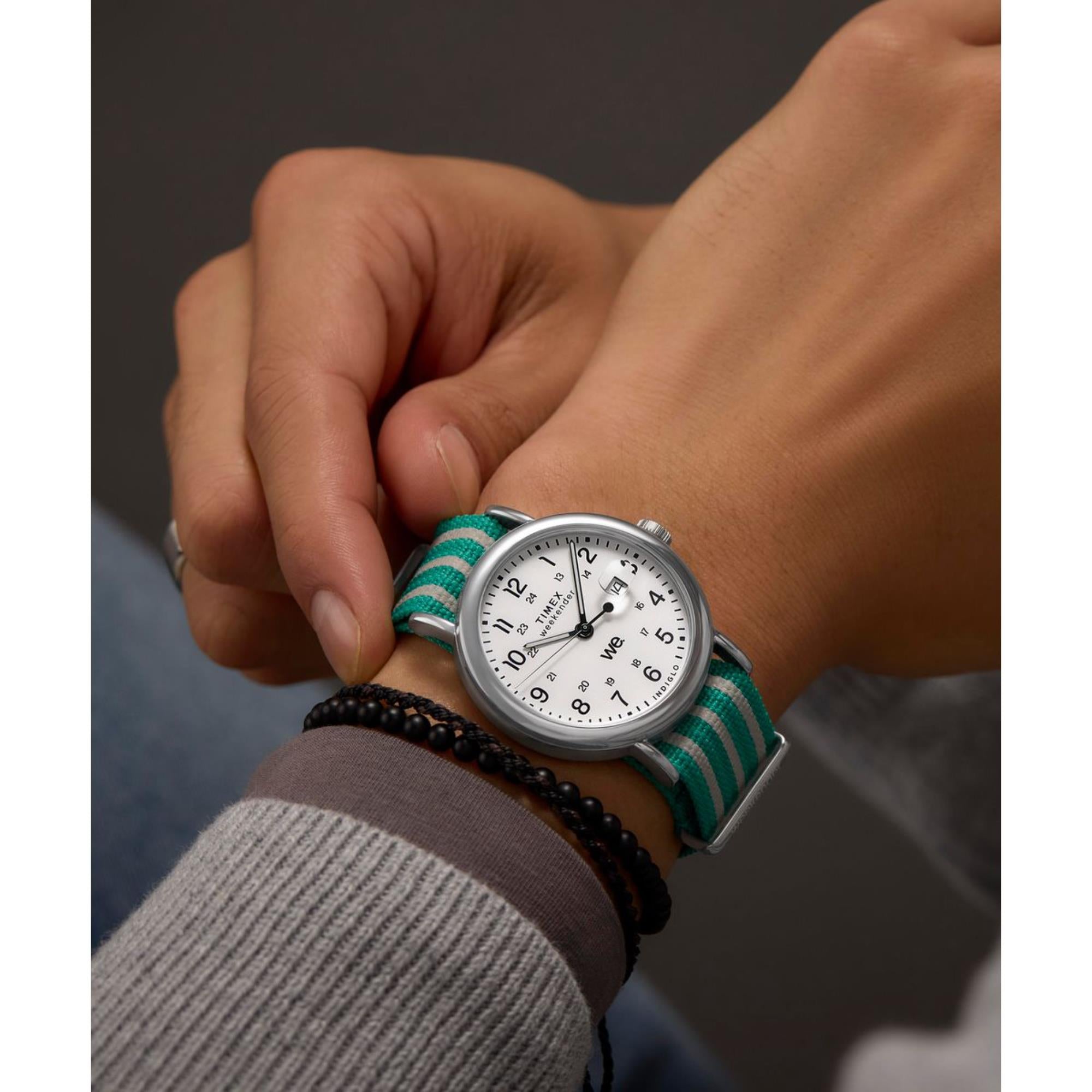 Timex Weekender 40mm Weißes Zifferblatt Stoff Herren Quarz Uhr TW2Y08800