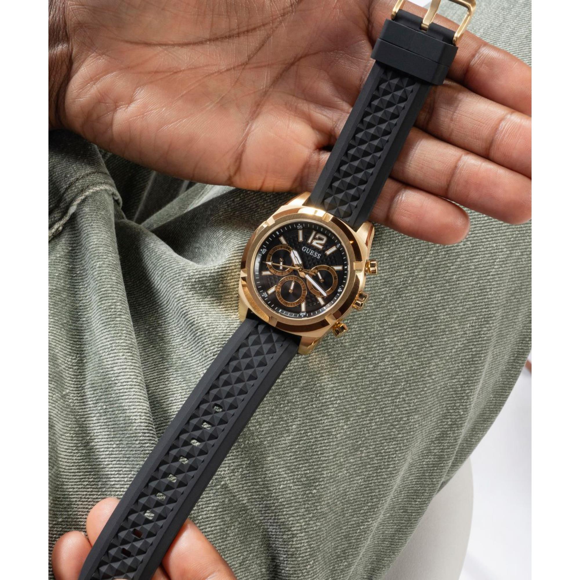 Guess Resistance Schwarzes Zifferblatt Silikonarmband Herren Uhr GW0729G2