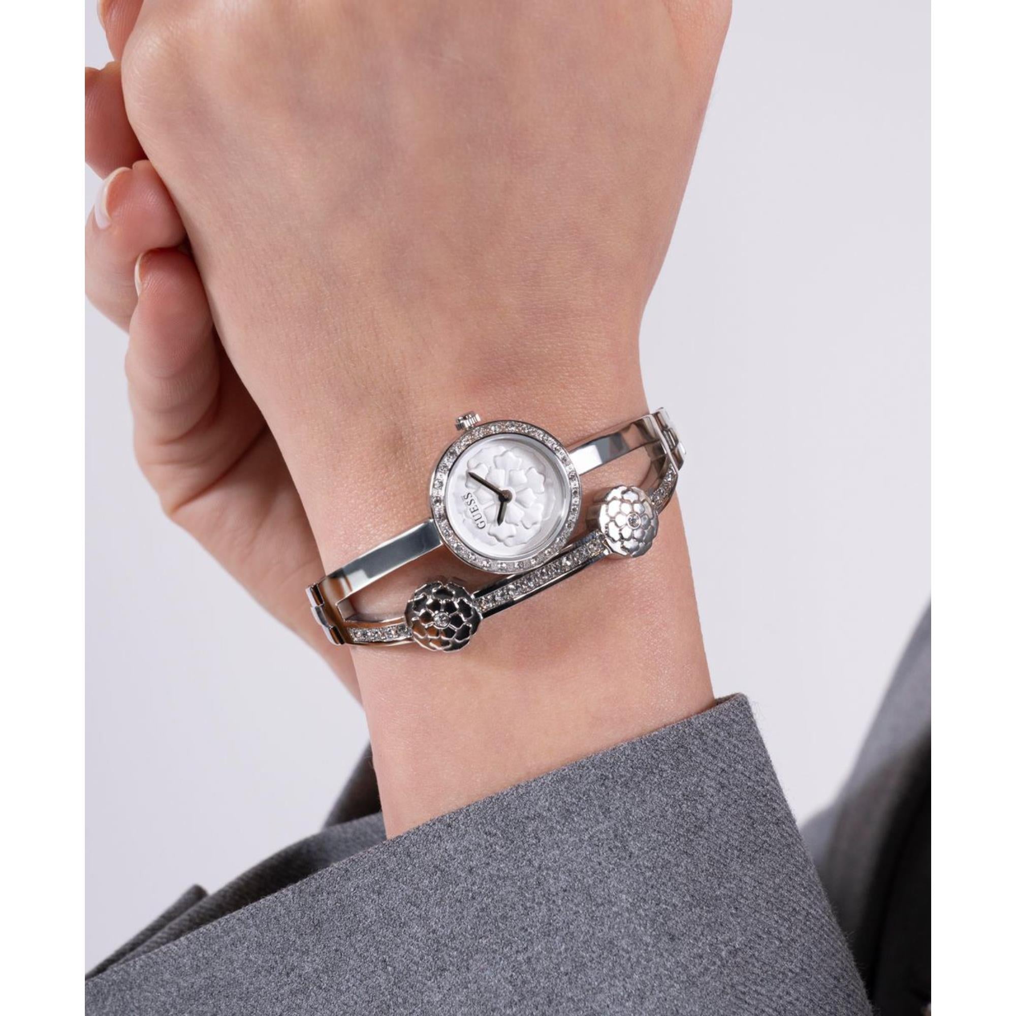 Guess Chloe Silbernes Zifferblatt Edelstahlarmband Damen Uhr GW0756L1
