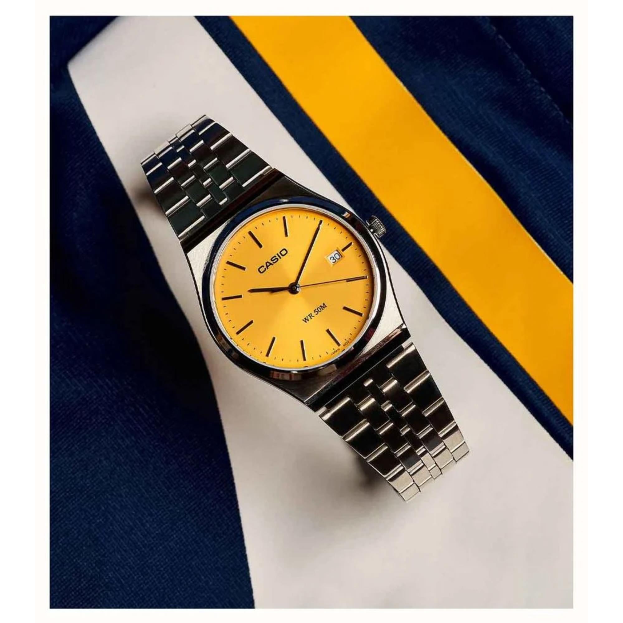Casio MTP Serie Standard Gelbes Zifferblatt Edelstahlarmband Herren Uhr MTP-B145D-9AVEF