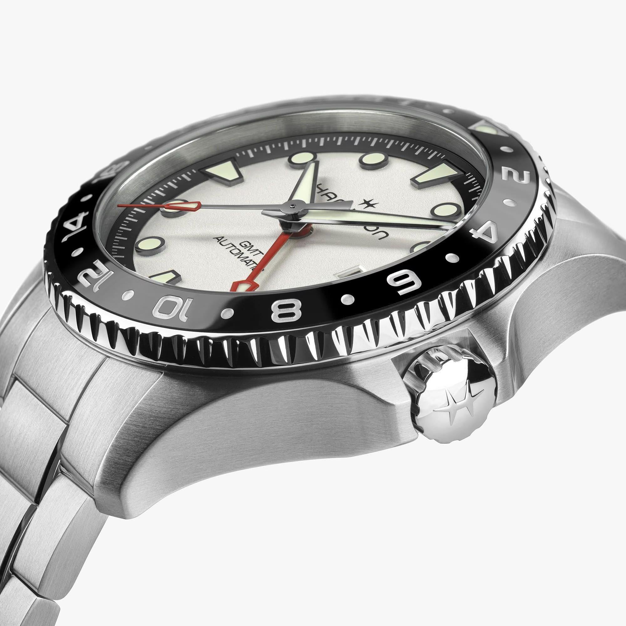 Hamilton Khaki Navy H82555150 43mm stainless steel case with 24-hour bezel side profile
