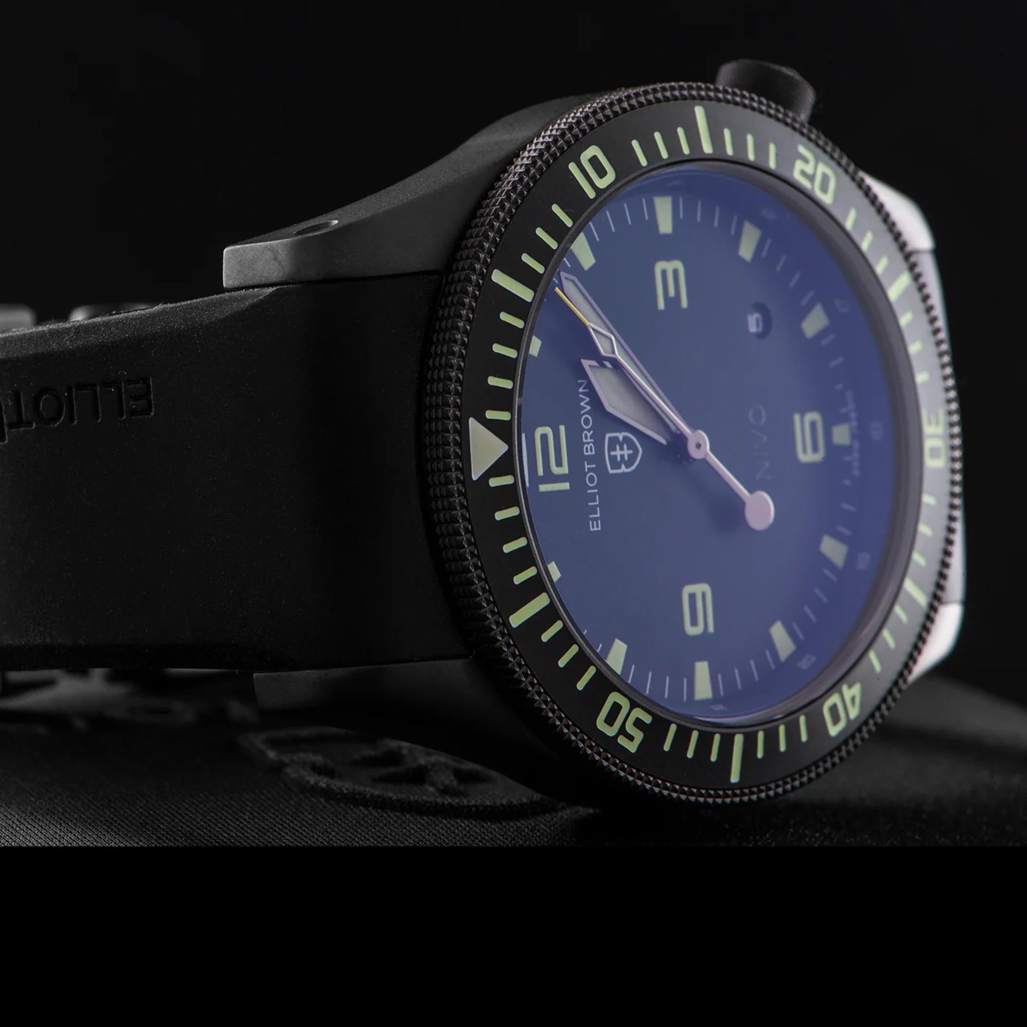 Elliot Brown Holton Nivo Quarz Schwarzes Zifferblatt Gummiarmband Herren Uhr 101-003-R02