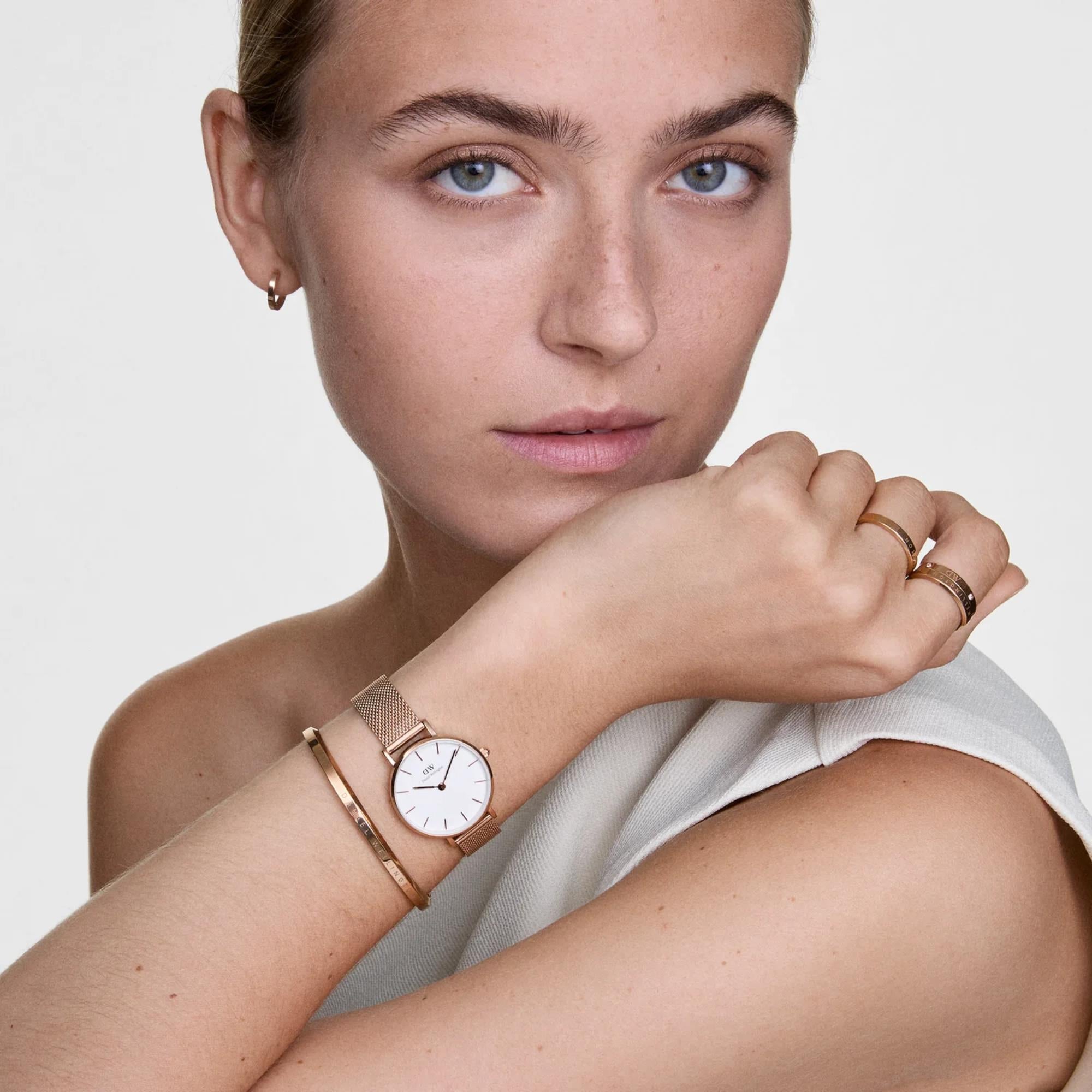 Daniel Wellington Petite 24mm White Dial Steel Ladies Quartz Watch DW00100418