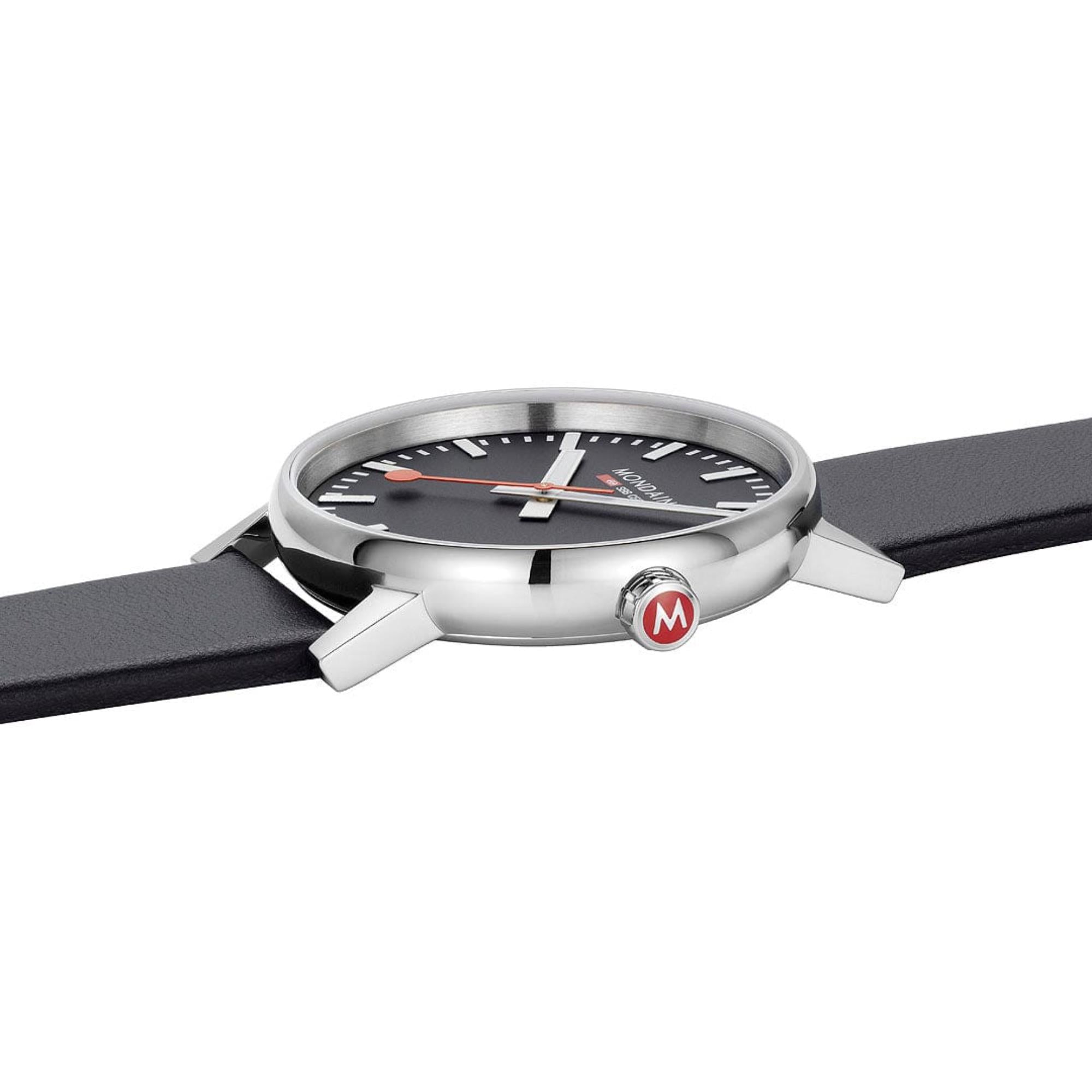 Mondaine Evo2 43mm Schwarzes Zifferblatt Leder Herren Quarz Uhr MSE.43120.LB