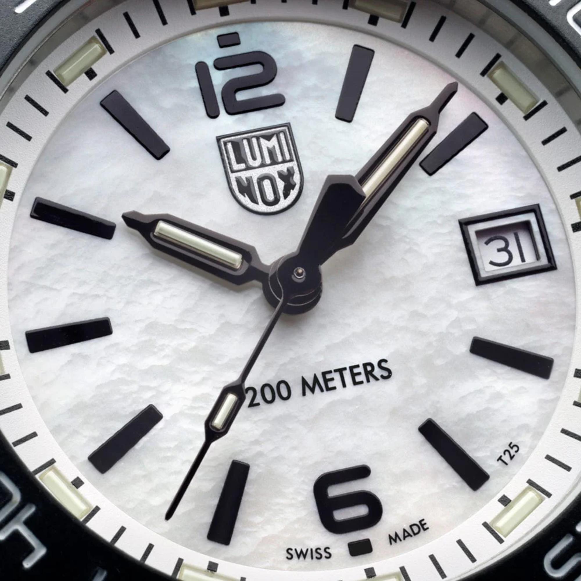 Luminox Pacific Diver Ripple Collection Quarz Perlmutt Zifferblatt Stahlarmband Uhr XS.3126M