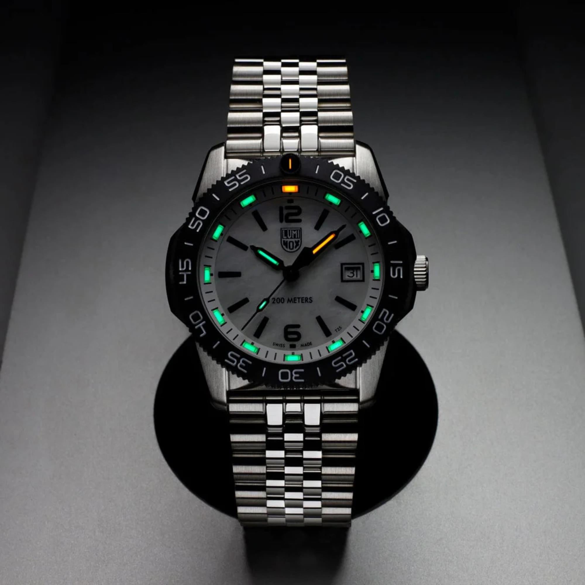 Luminox Pacific Diver Ripple Collection Quarz Perlmutt Zifferblatt Stahlarmband Uhr XS.3126M