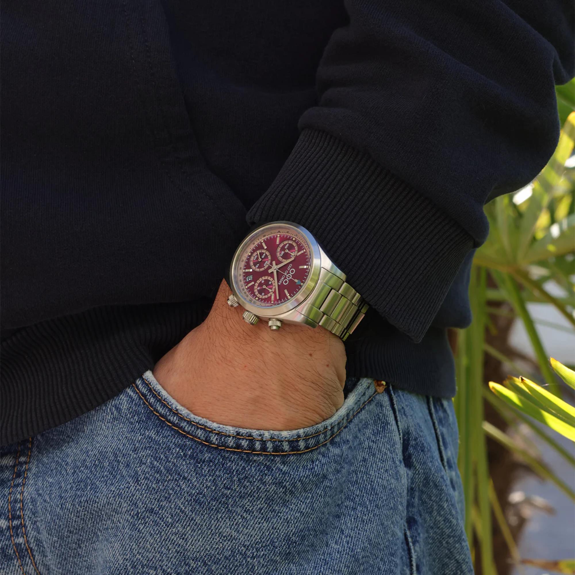 Out of Order Sporty Cronografo Ultra Brush Quartz Red Dial Steel Strap Watch OOO.001-23.RO.AC.SS