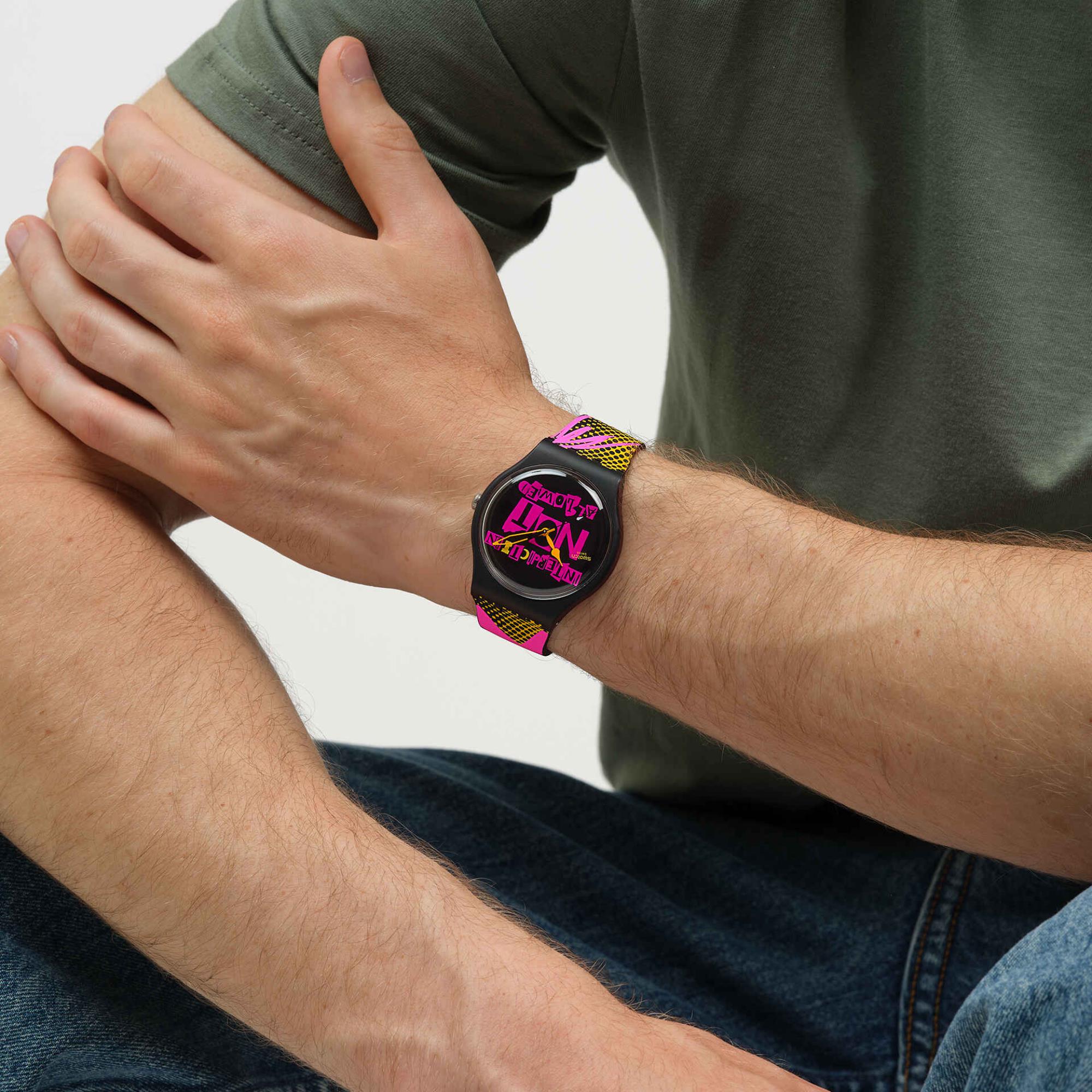 Swatch No Rules Distort Mode Black Dial Silicone Watch SO32B121