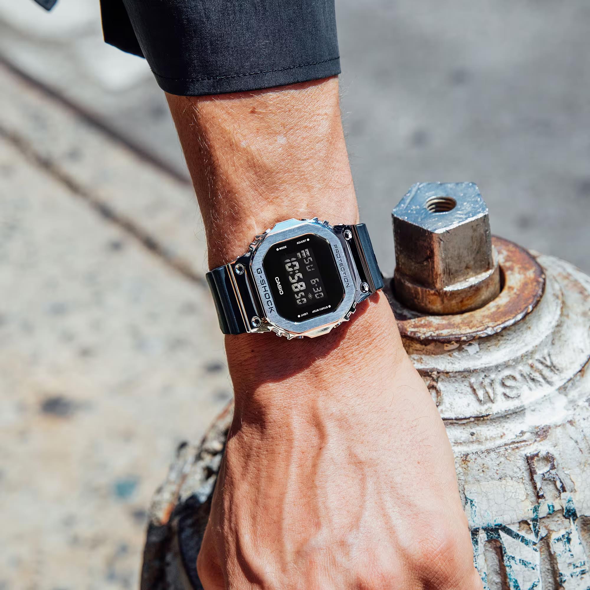 Casio G-Shock The Origin Digitaluhr für Herren mit Harzarmband GM-5600U-1ER