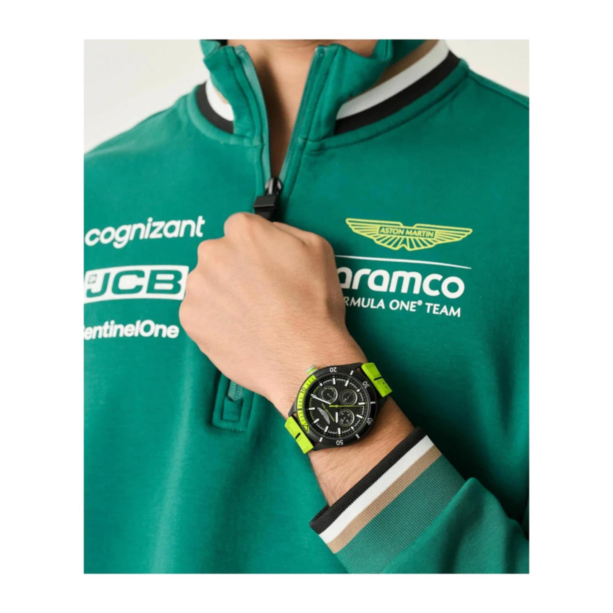 Aston Martin Aramco Formel Eins Team Quarz Chronograph Schwarzes Zifferblatt Gelbes und Schwarzes Silikonarmband Herren Uhr MTFP1F502