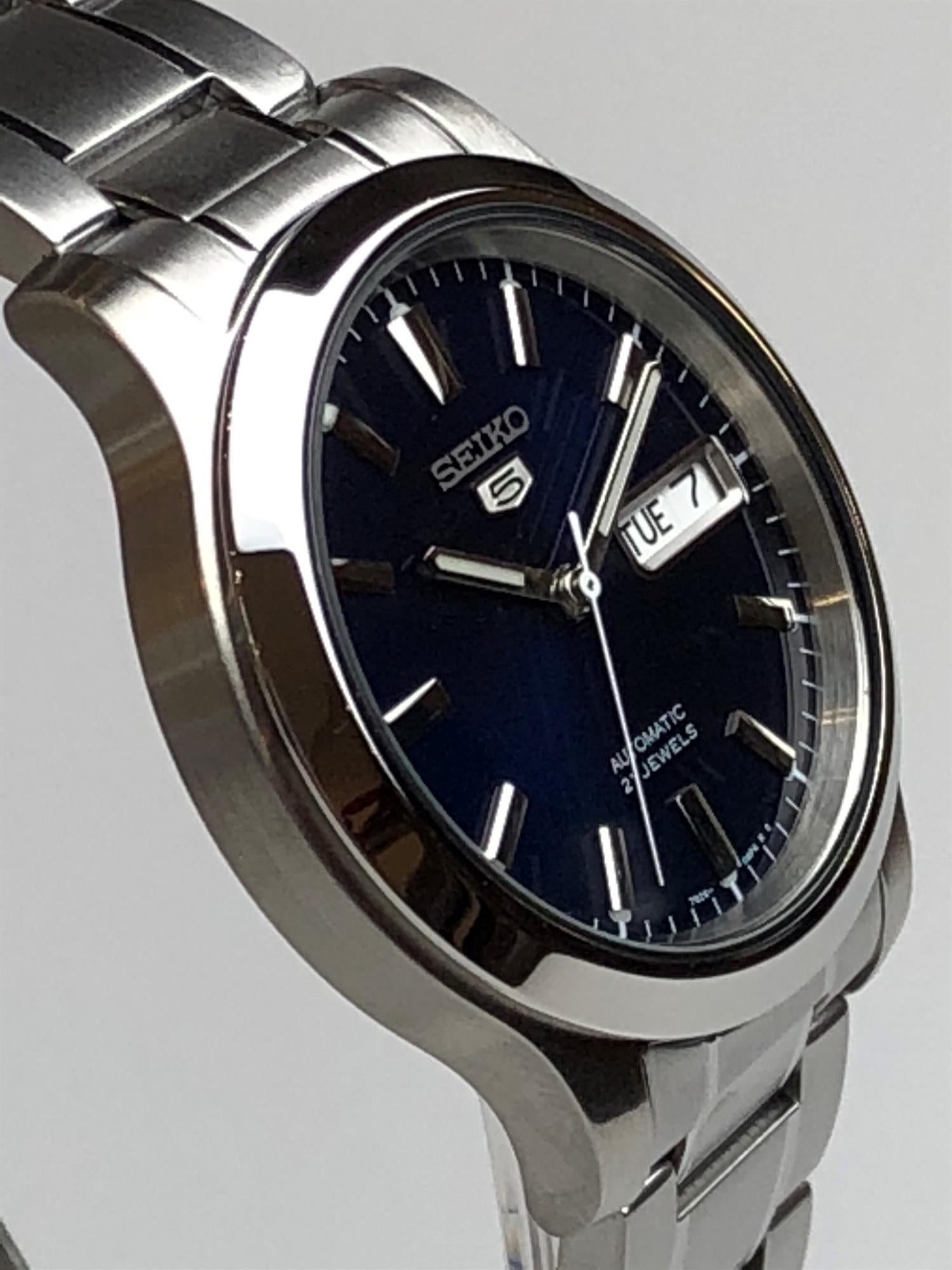 Seiko 5 Classic Automatik Blaues Zifferblatt Stahlarmband Herren Uhr SNK793K1