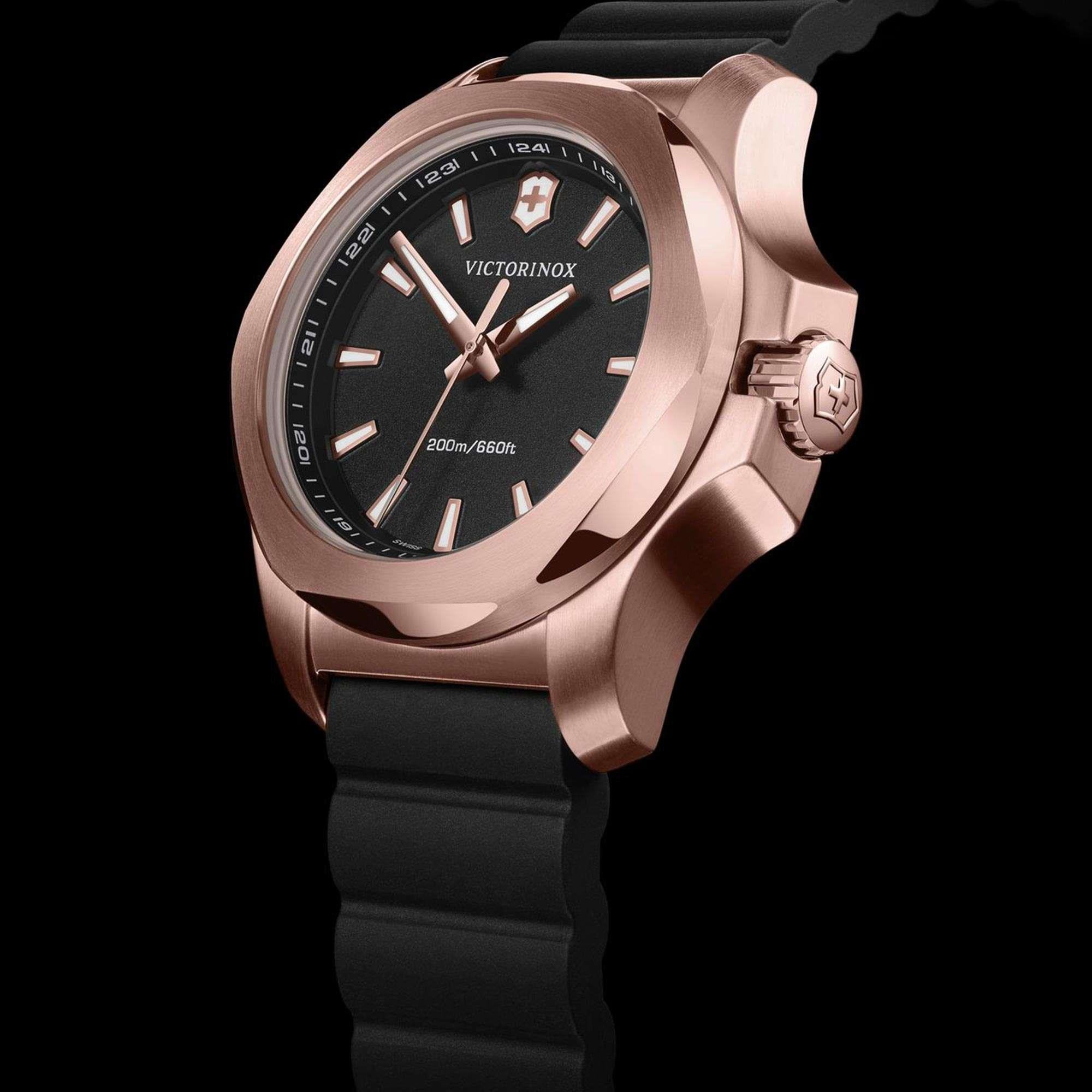 Victorinox Swiss Army I.N.O.X V Schwarzes Zifferblatt Armband aus schwarzem Gummi Herren Uhr 241808