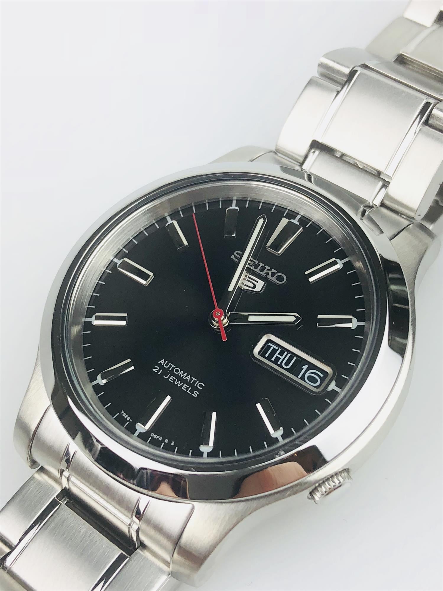 Seiko 5 Automatik Schwarzes Zifferblatt Edelstahl Herren Uhr SNK795K1