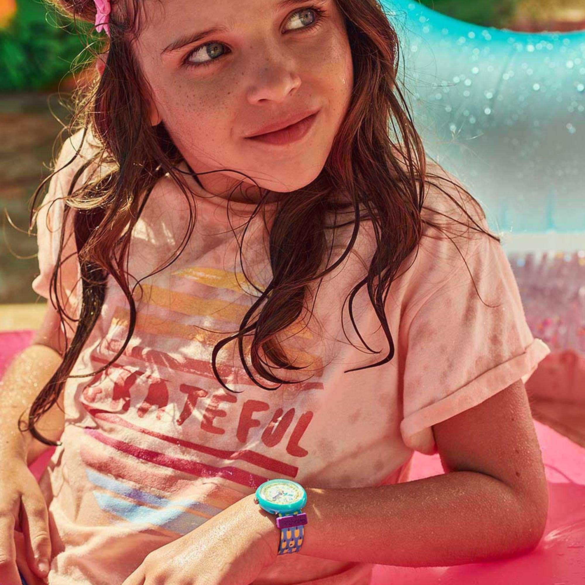 Flik Flak Pool in Miami Lemon Freeze Quarzwerk Gelbes Zifferblatt Textilarmband Kinderuhr FPNP062