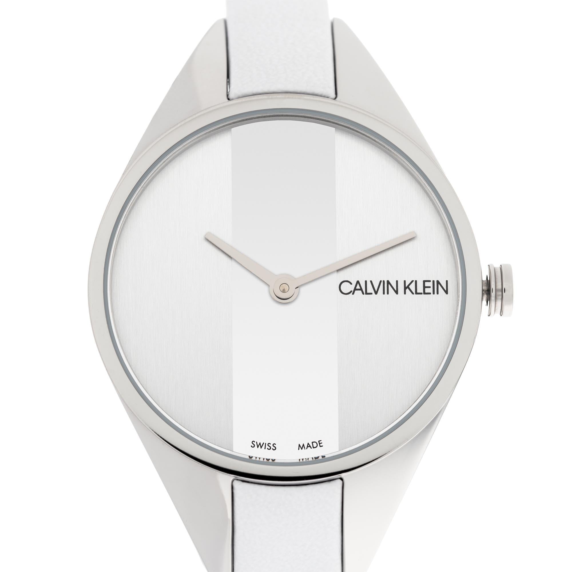 Calvin Klein Wavy Quarz Silbernes Zifferblatt Edelstahlarmband Damen Uhr K8P231L6