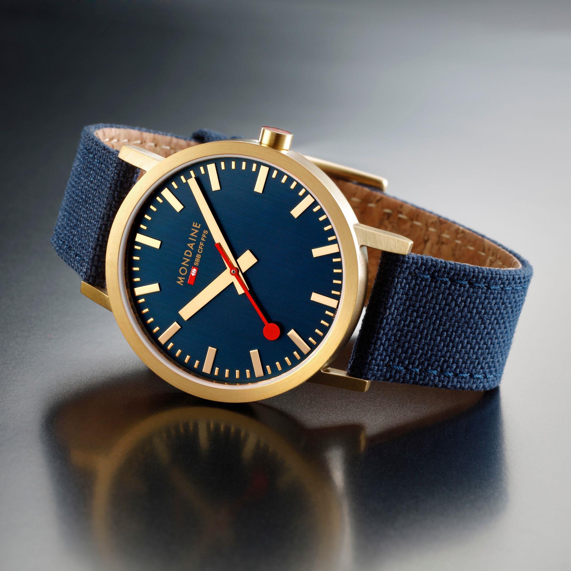 Mondaine Classic Deep Ocean Uhr A660.30360.40SBQ
