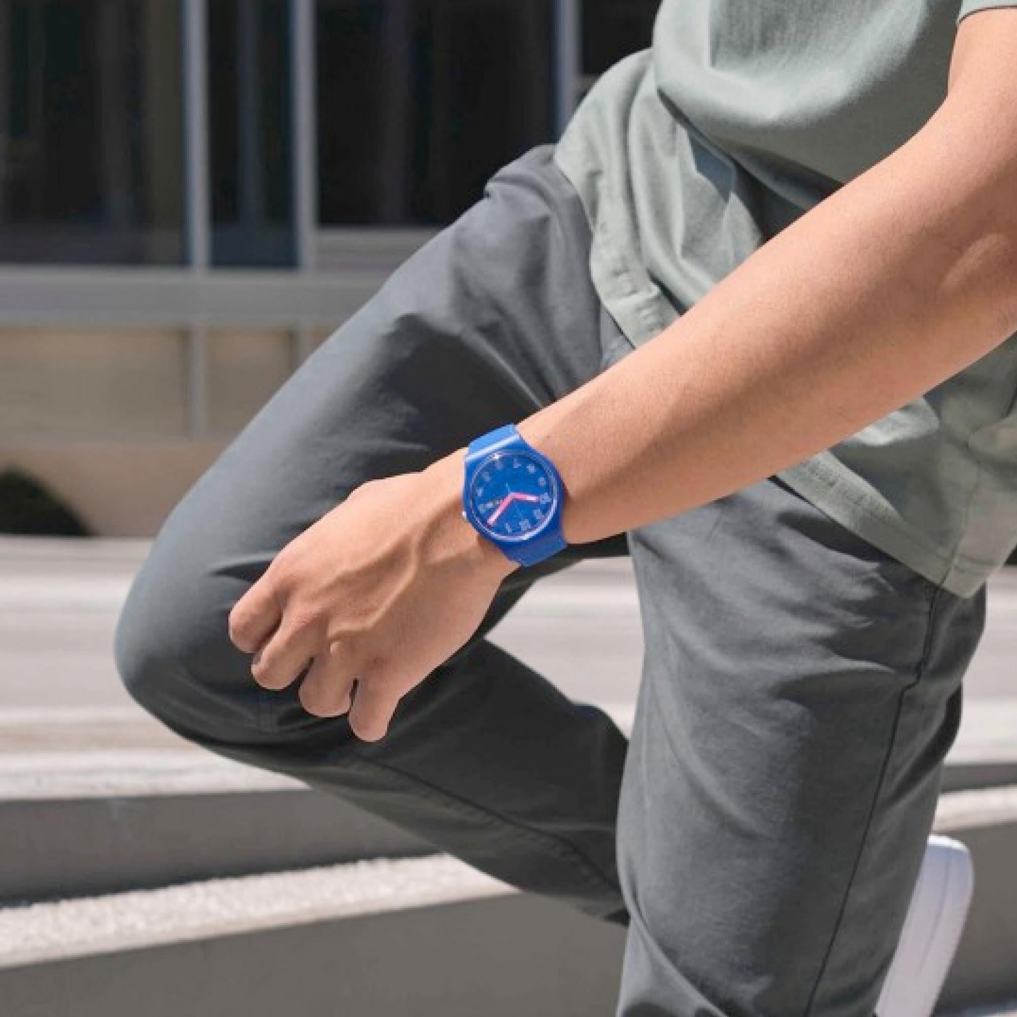 Swatch The January Collection 'Cobalt Disco' Quarz Uhr SO29N705