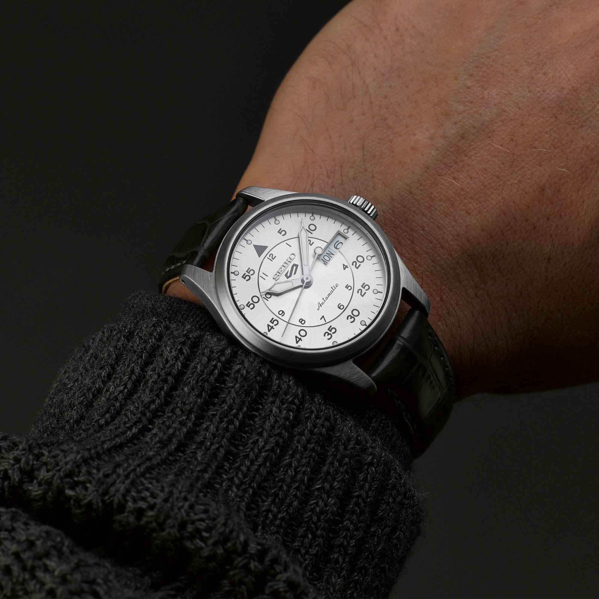 Seiko 5 Sports 'Champagne Flieger' Pilot/Aviation Stil Automatik Champagner Zifferblatt Lederarmband Uhr SRPJ87K1