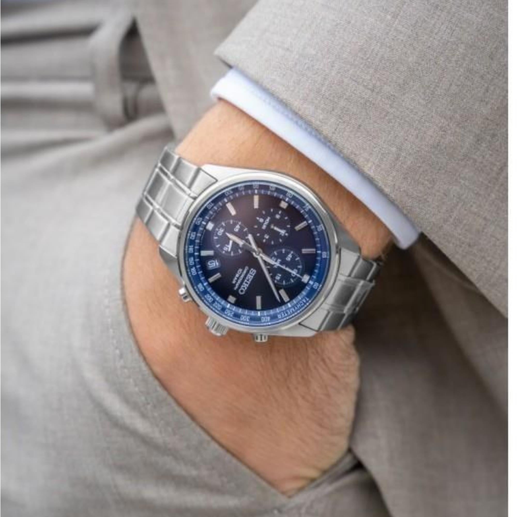 Seiko Essentials SSB377P1 Chronograph 41.5mm blue dial on wrist