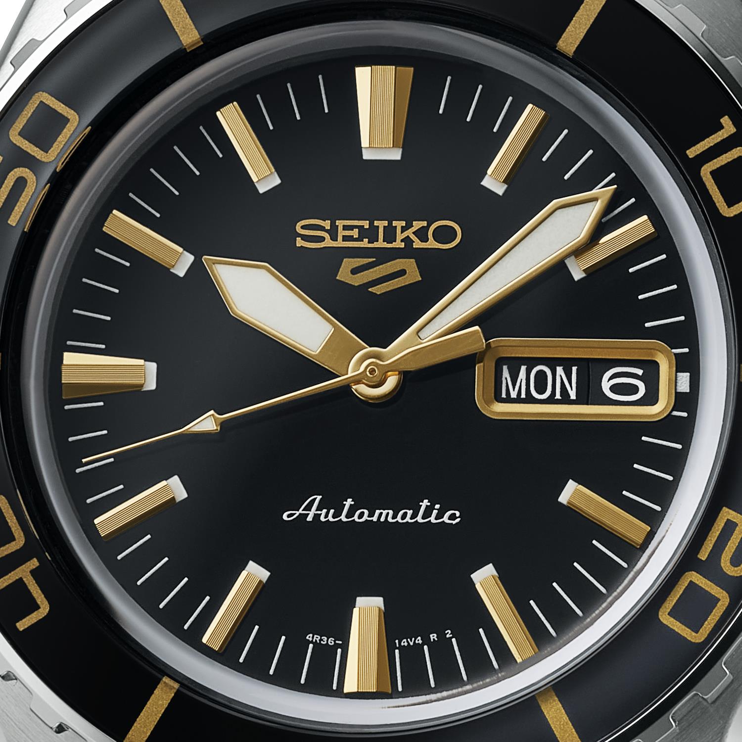 Seiko 5 Sports SKX Blacktone Redux Automatik Schwarz Zifferblatt Edelstahl Armband Herren Uhr SRPK99K1