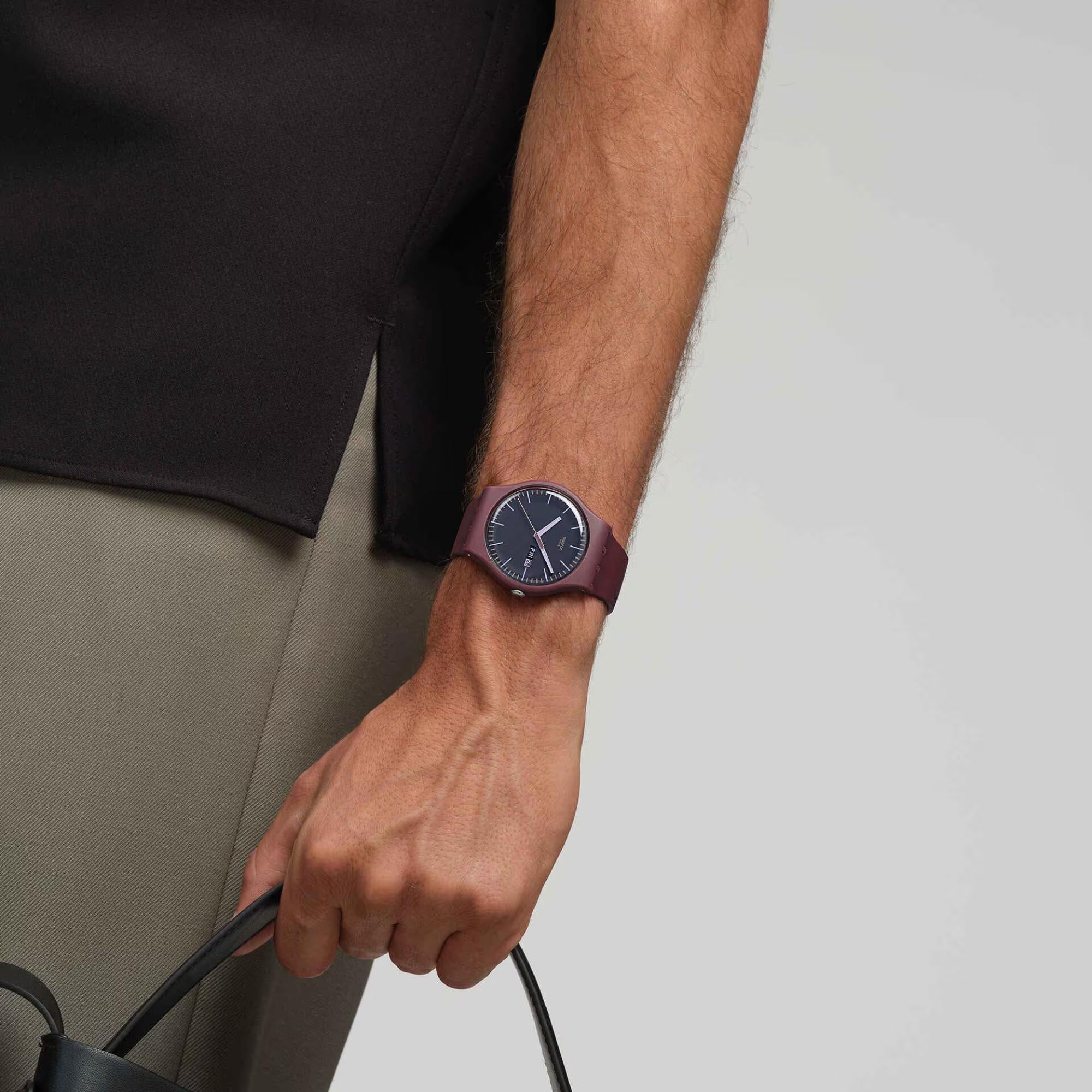 Swatch BURGUNDY BERRY Quarz Graues Zifferblatt Silikonarmband Herren Uhr SO29R707