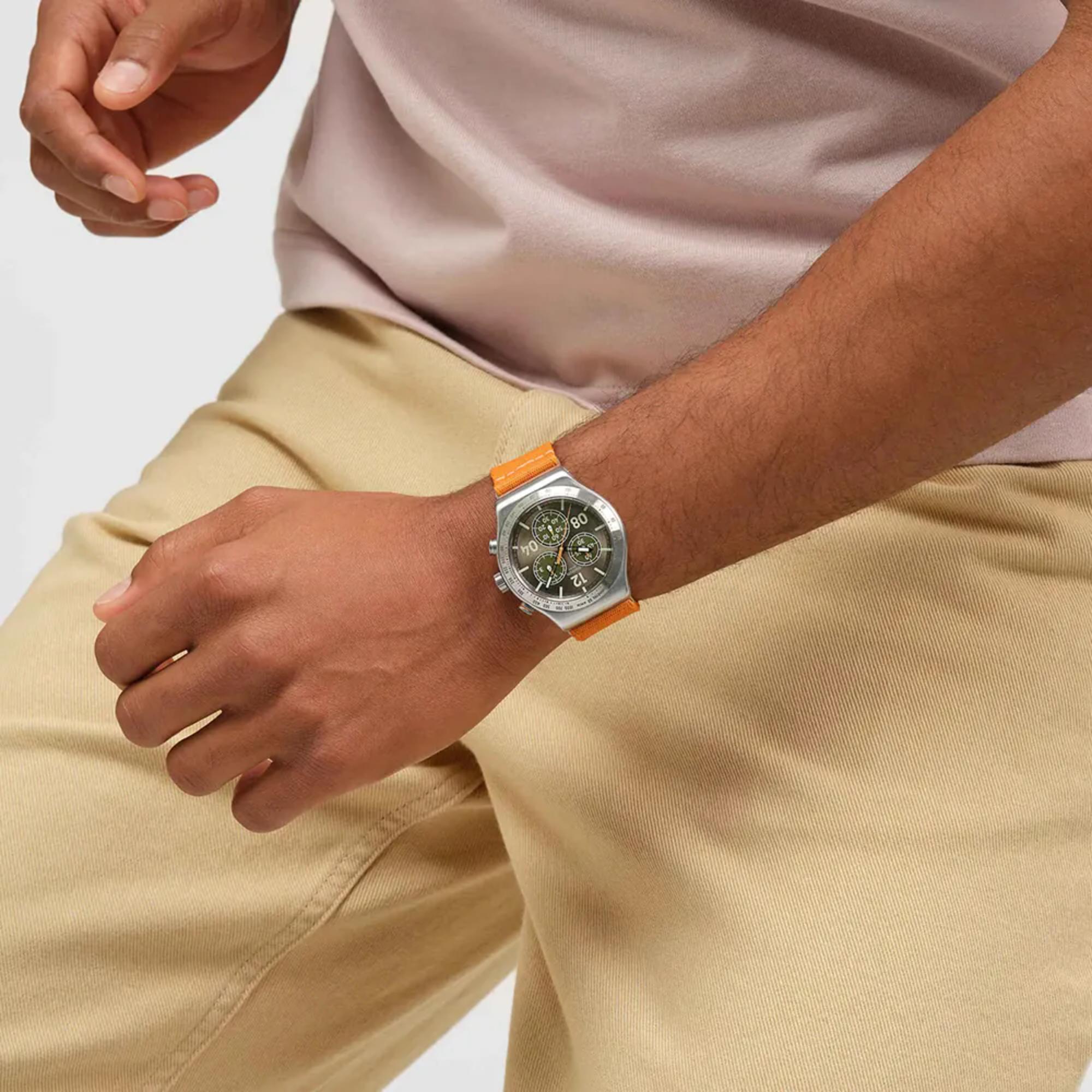 Swatch Irony Vacation Time Braunes Zifferblatt Textil Armband Uhr YVS101