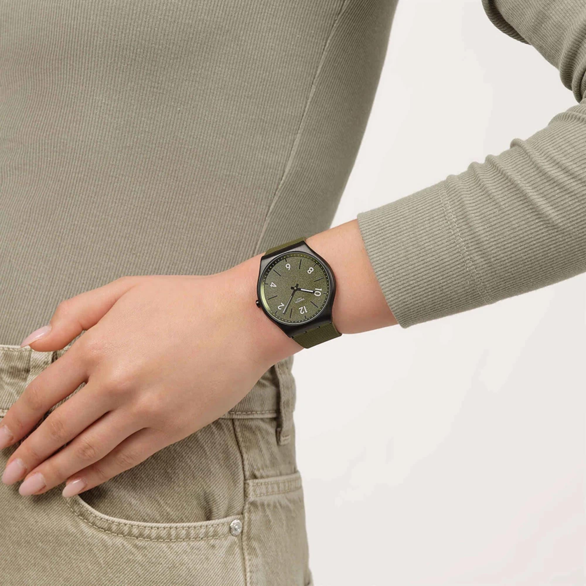 Swatch Skin Hint of Pine Green Dial Rubber Strap Watch SS07B115