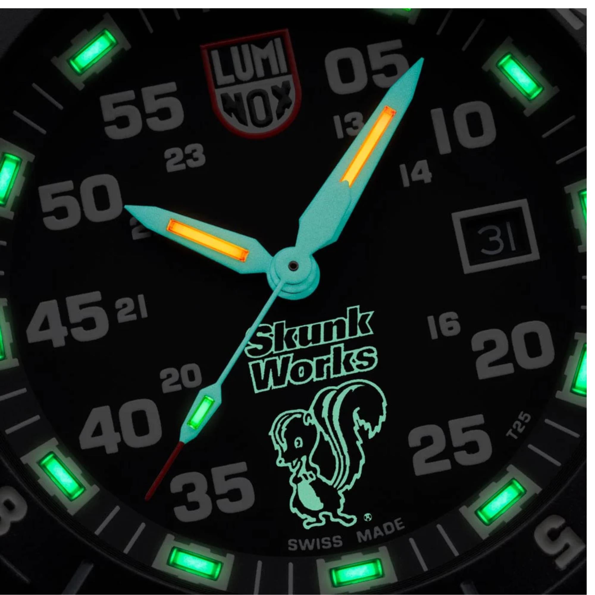 Luminox F-117 Nighthawk 44mm Schwarzes Zifferblatt Kevlar Herren Quarz Uhr XA.6442.H