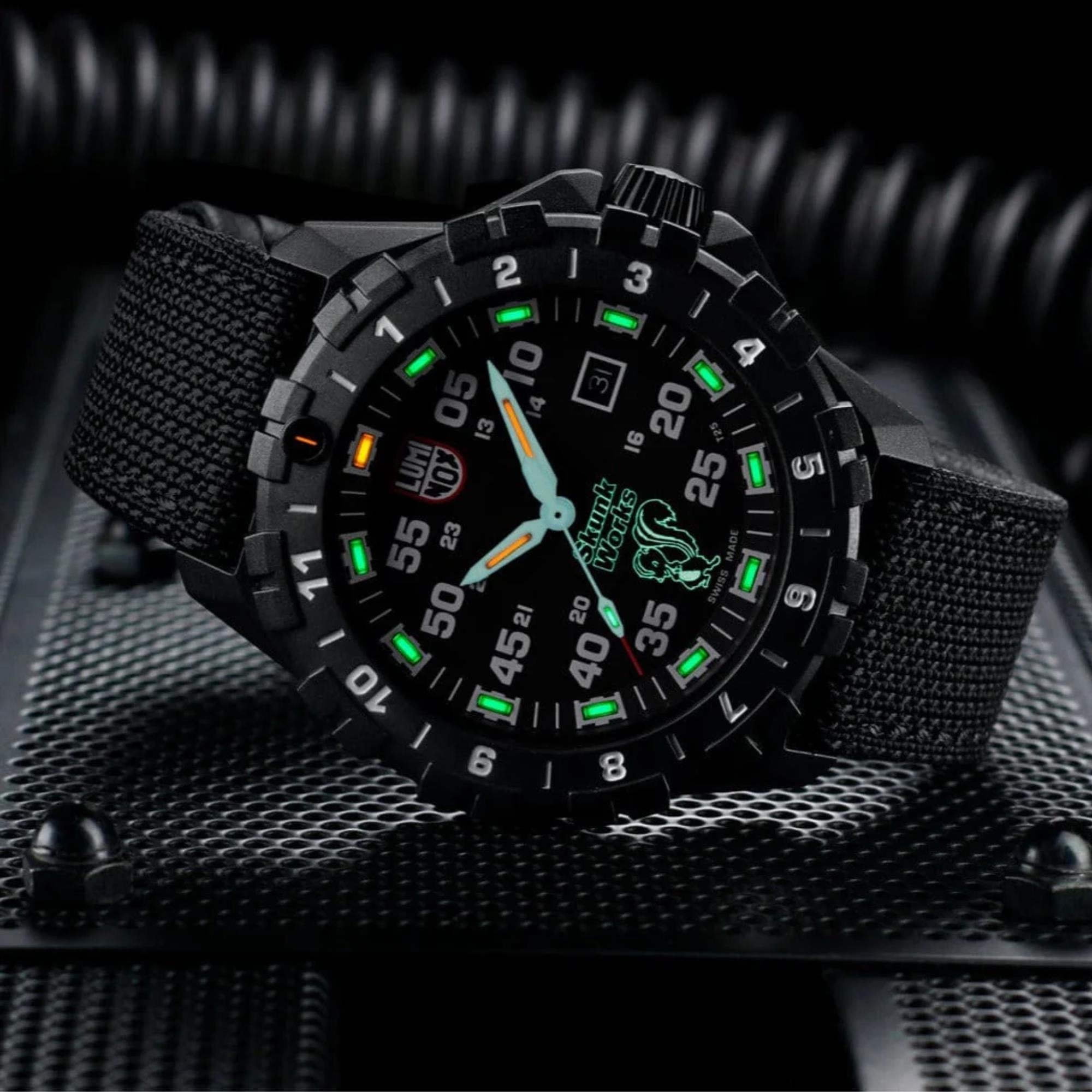Luminox F-117 Nighthawk 44mm Schwarzes Zifferblatt Kevlar Herren Quarz Uhr XA.6442.H
