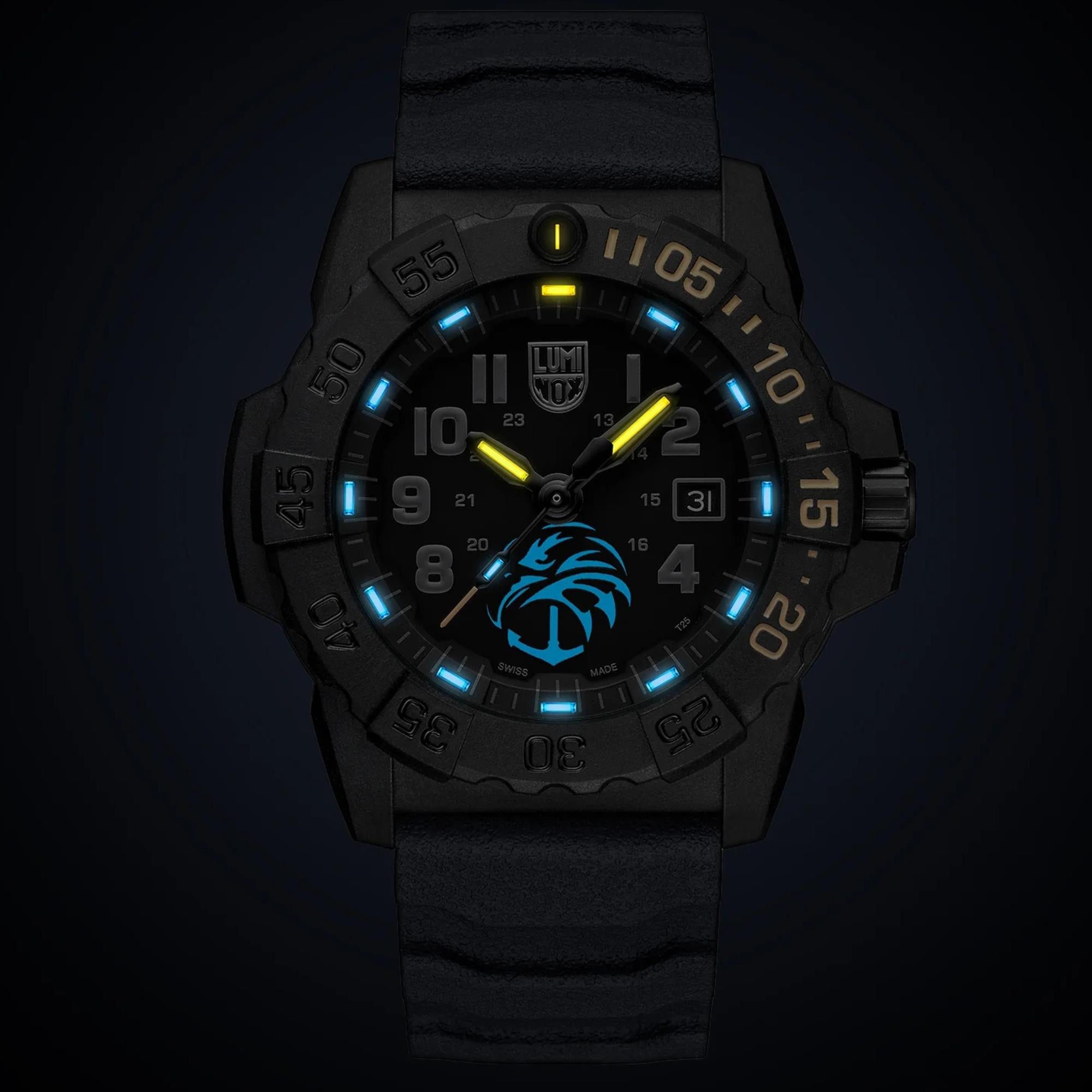 Luminox Navy Seal 45mm Schwarzes Zifferblatt Gummi Herren Quarz Uhr XS.3505.NSF.N
