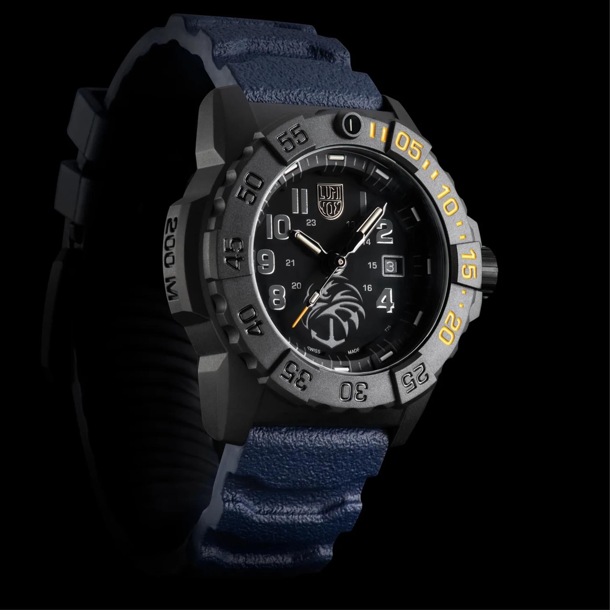Luminox Navy Seal 45mm Schwarzes Zifferblatt Gummi Herren Quarz Uhr XS.3505.NSF.N