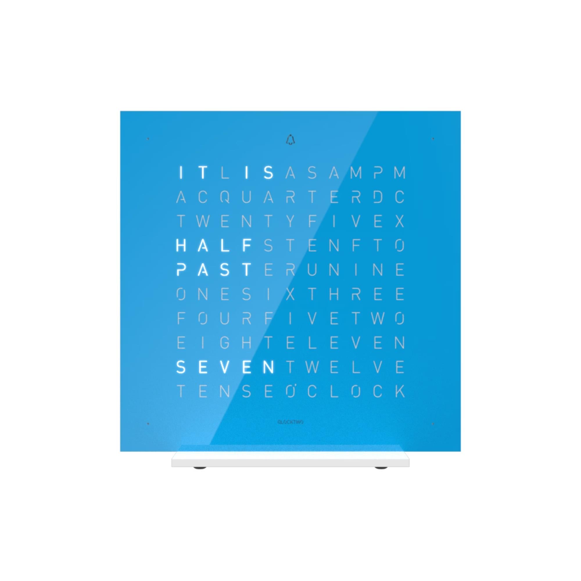 QLOCKTWO Earth 13.5 Pure Blue Candy Englische Tischuhr T4PENBC-UK