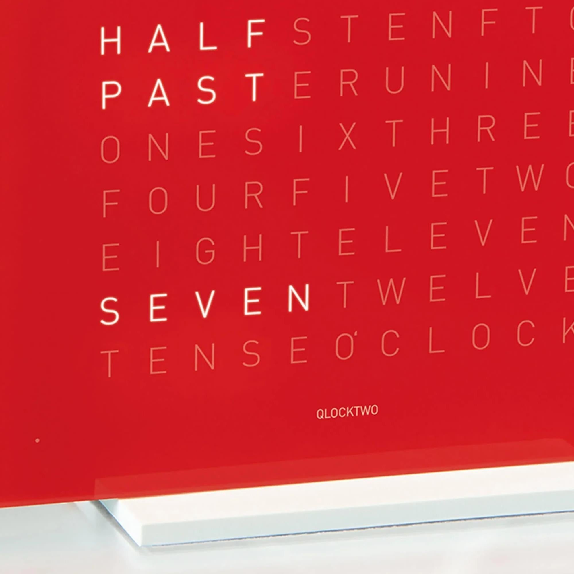 QLOCKTWO Earth 13.5 Pure Cherry Cake Englische Tischuhr T4PENCC-UK