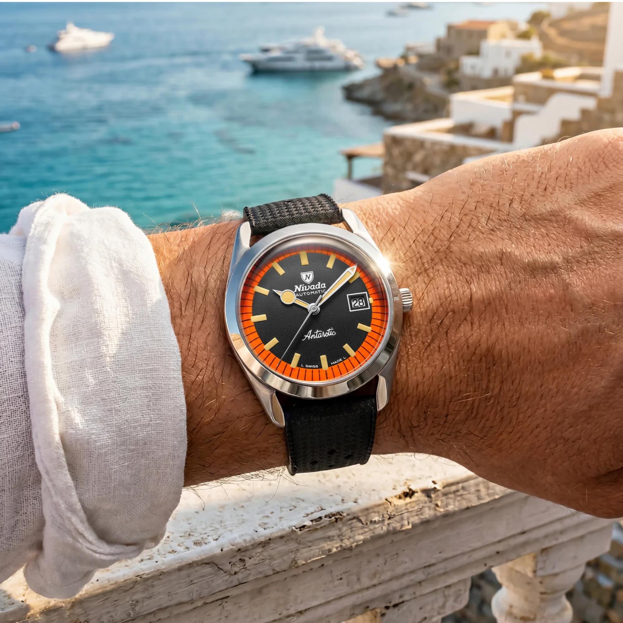 Nivada Grenchen Super Antarctic 38mm Schwarzes Zifferblatt Gummi Herren Automatik Uhr 32056A01