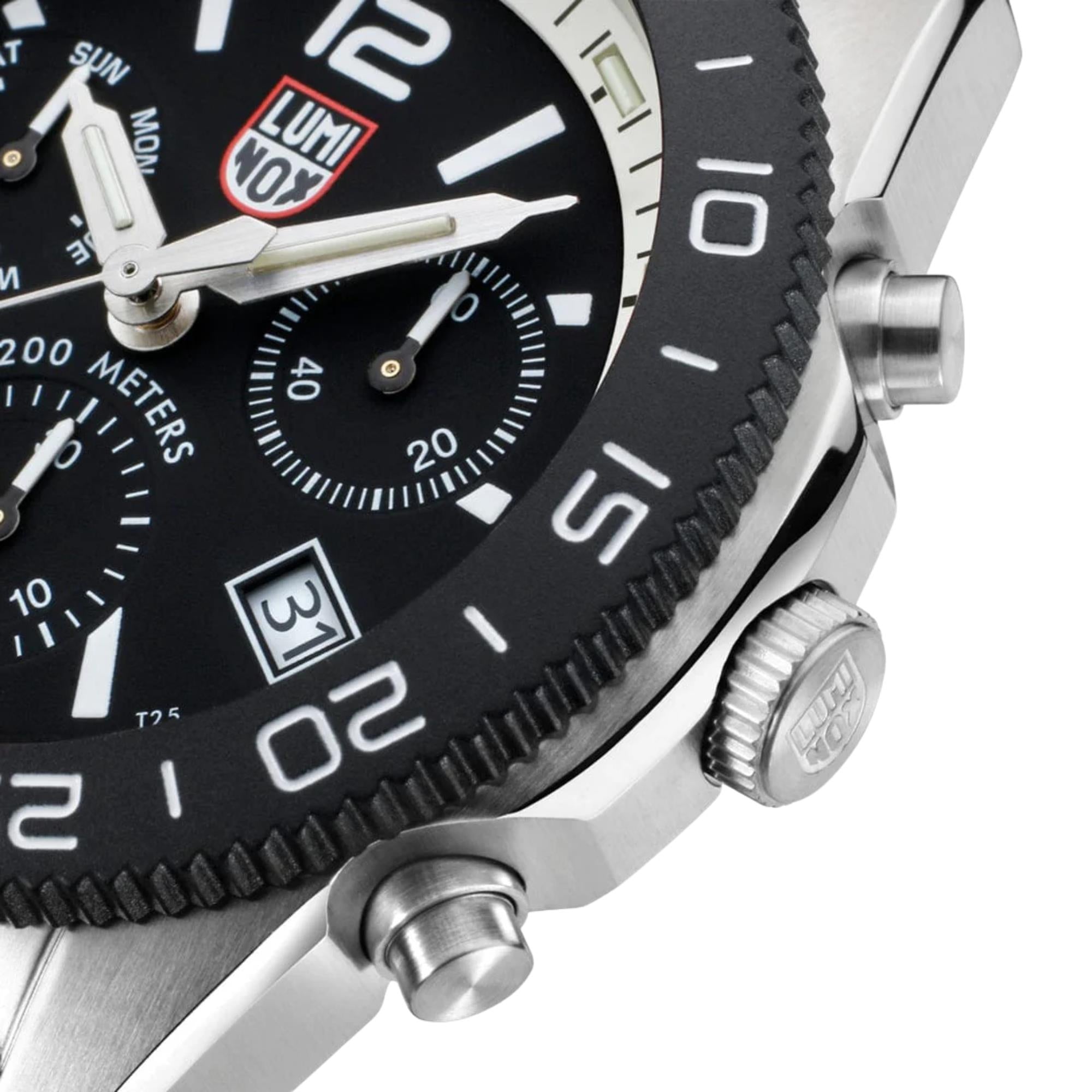 Montre homme quartz Luminox Pacific Diver 44mm chronographe cadran noir caoutchouc XS.3141