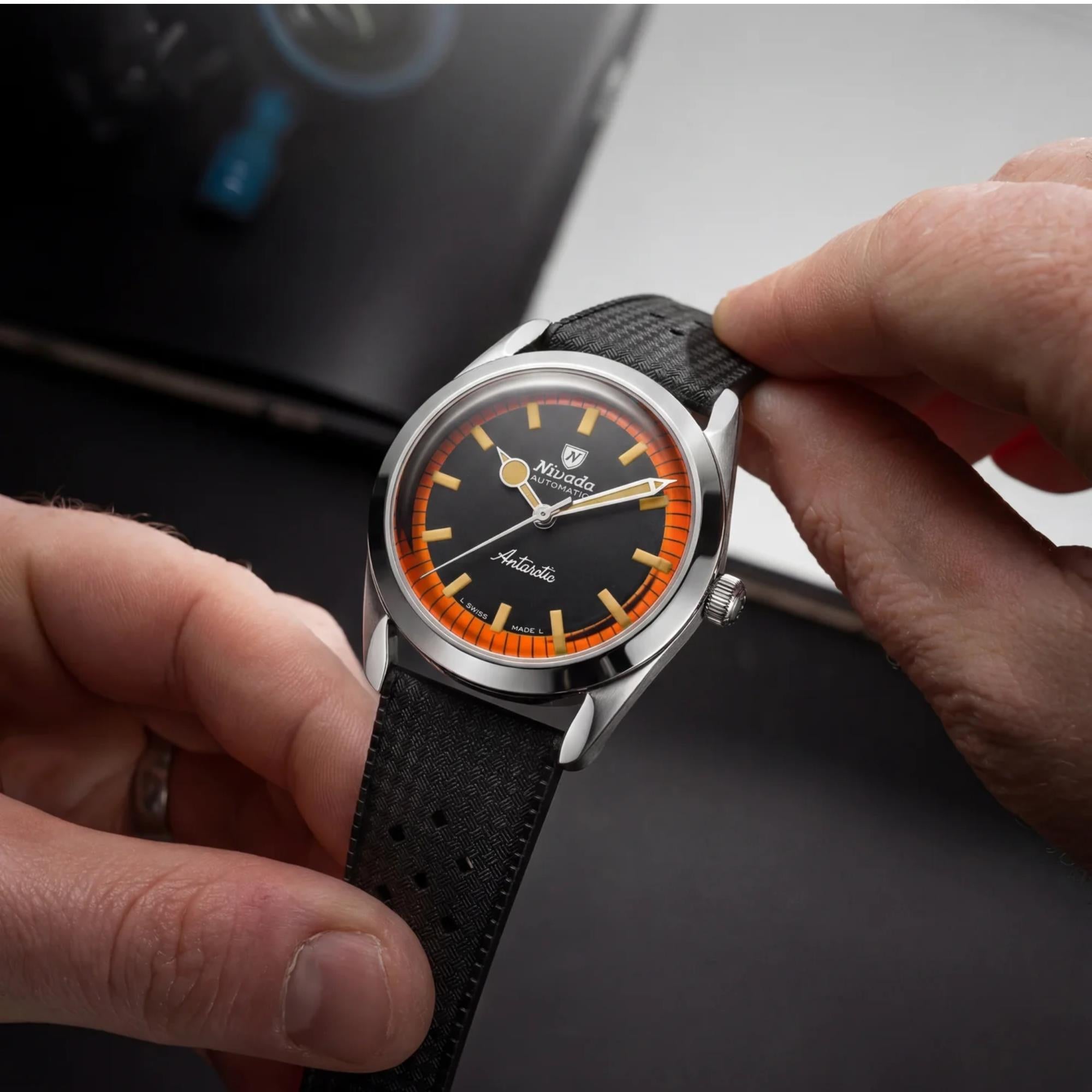 Nivada Grenchen Super Antarctic 38mm Limited Edition Black Dial Rubber Mens Automatic Watch 32057A01