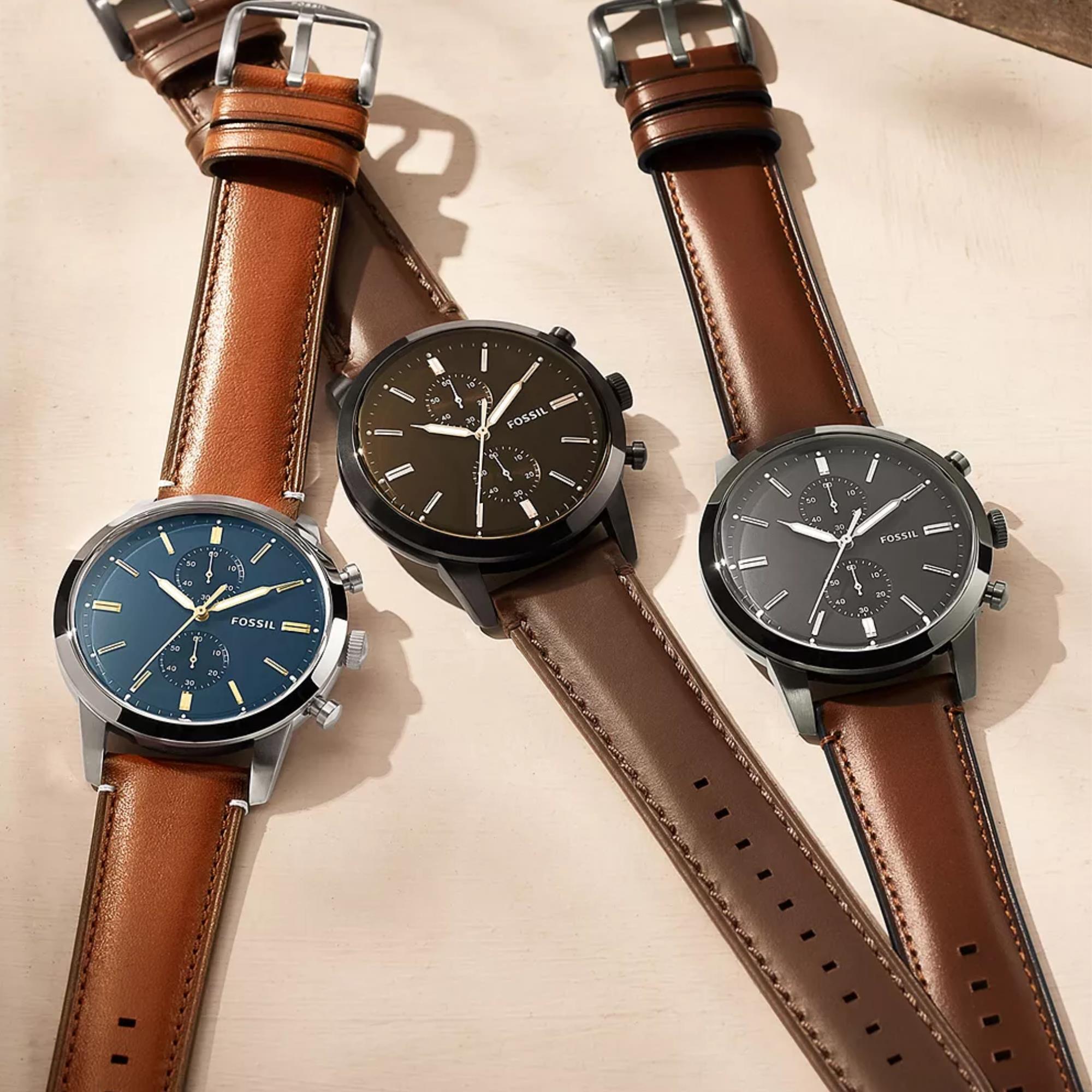 Fossil Neutra 44mm Chronograph Black Dial  Leather Mens Quartz Watch FS5452