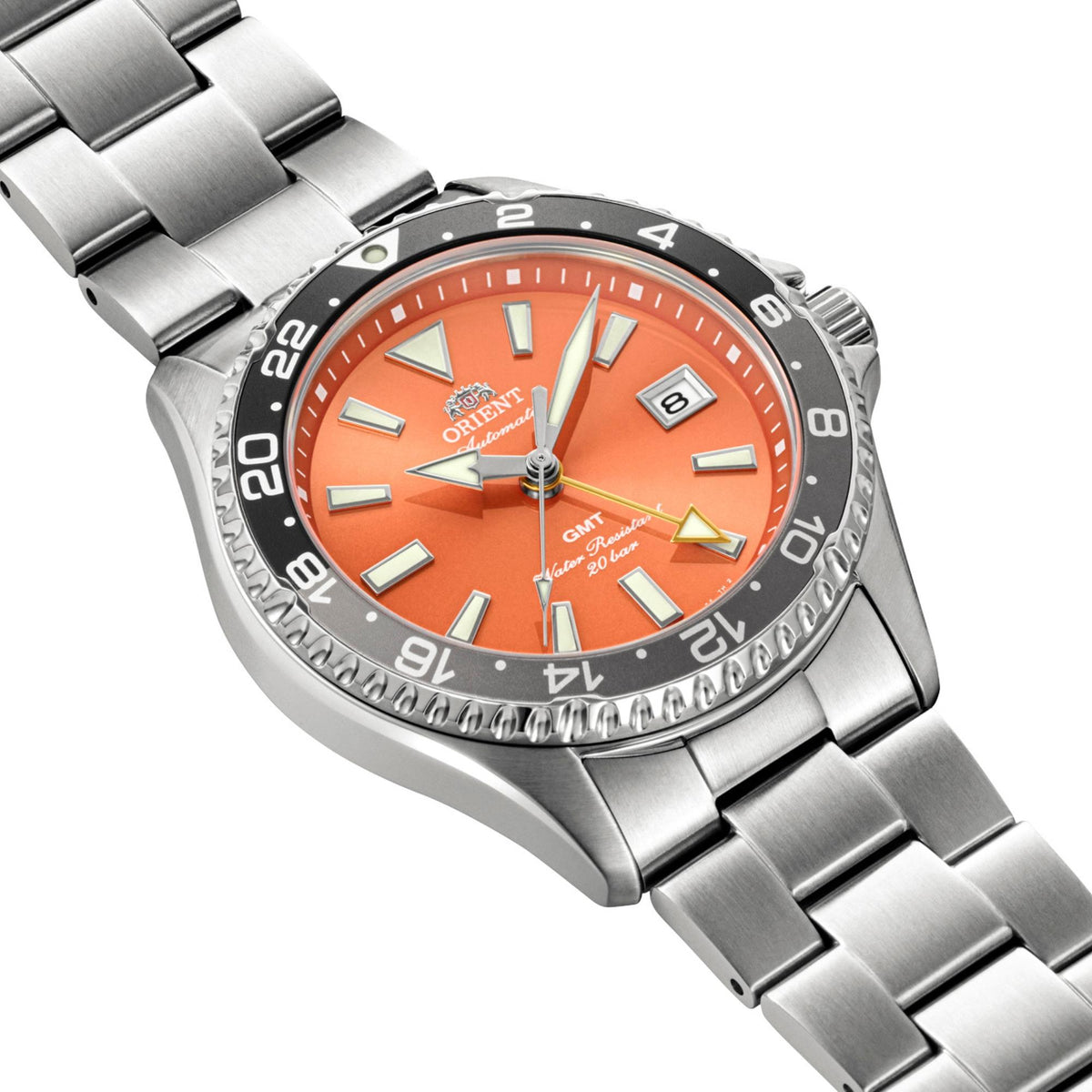 Orient Mako GMT RA-BC0004Y30B case profile showing its black and grey 24-hour GMT bezel and stainless steel bracelet