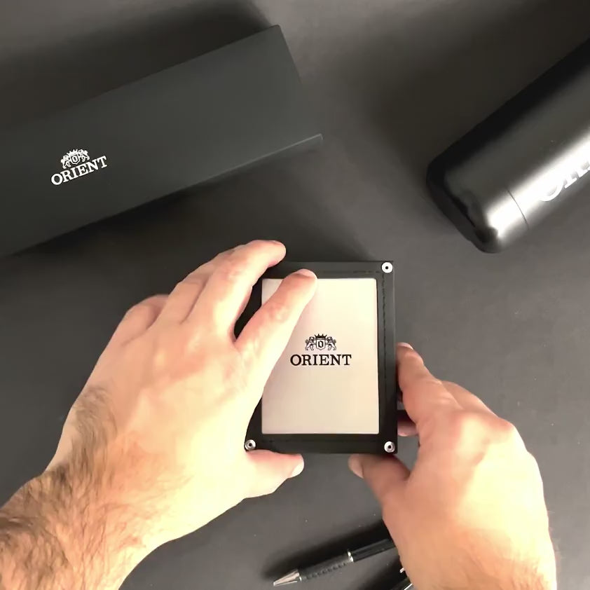 Unboxing an Orient Neo 70s 42mm automatic watch and showcasing its design