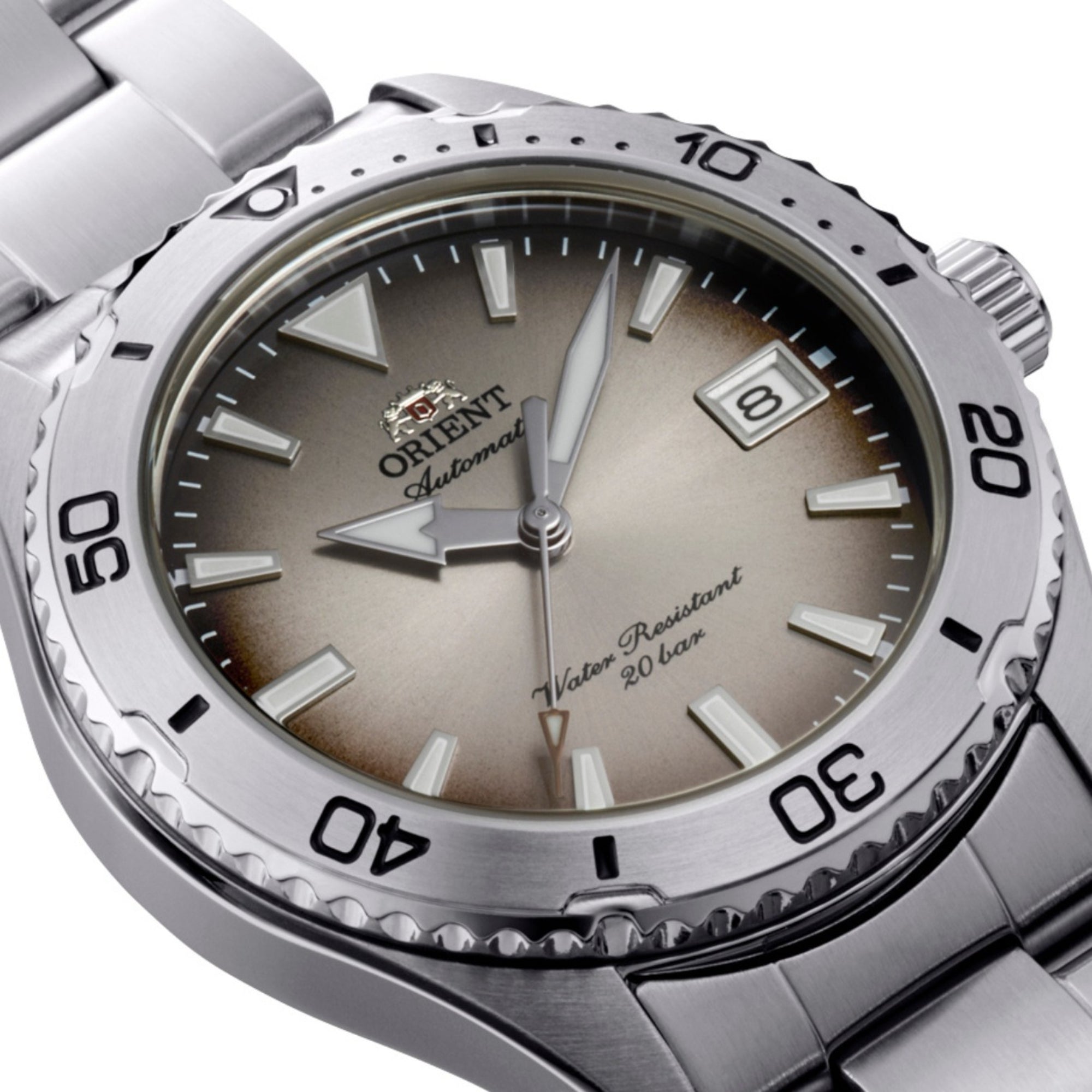 Orient Mako RA-AC0Q16N30B unidirectional rotating bezel detail