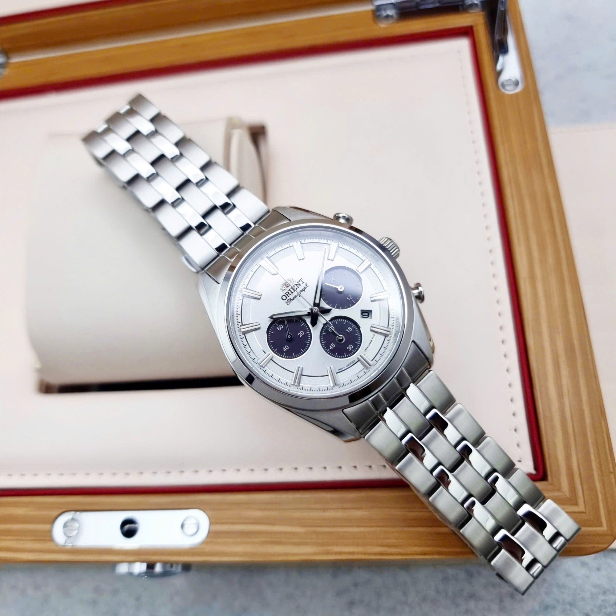 Orient Stretto 40mm Chronograph White Dial Steel Mens Solar Watch RA-TX0305S10B