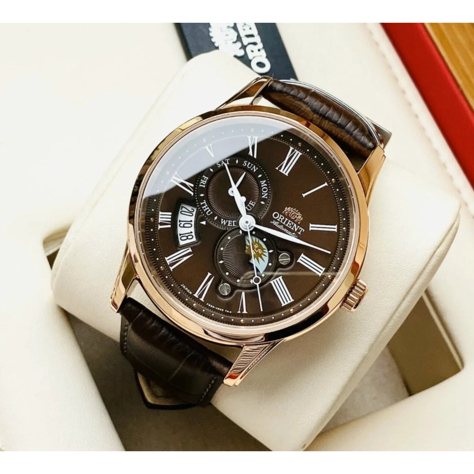 Orient Bambino 42,5mm Sonne und Mond braunes Zifferblatt Leder Herren Automatik Uhr RA-AK0009T30B